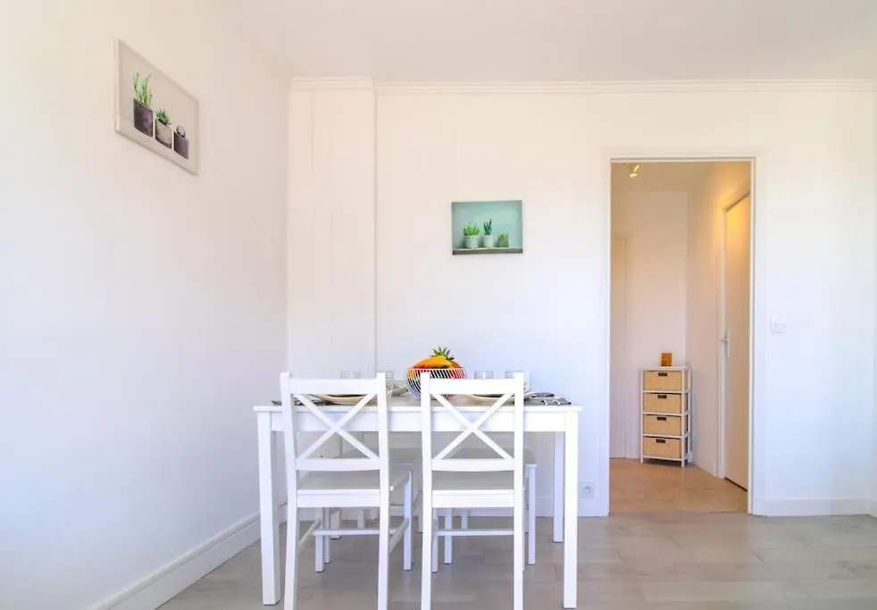 Appartement Le Republique By Apirent #Balcon #Climatisation #Parking à Cannes