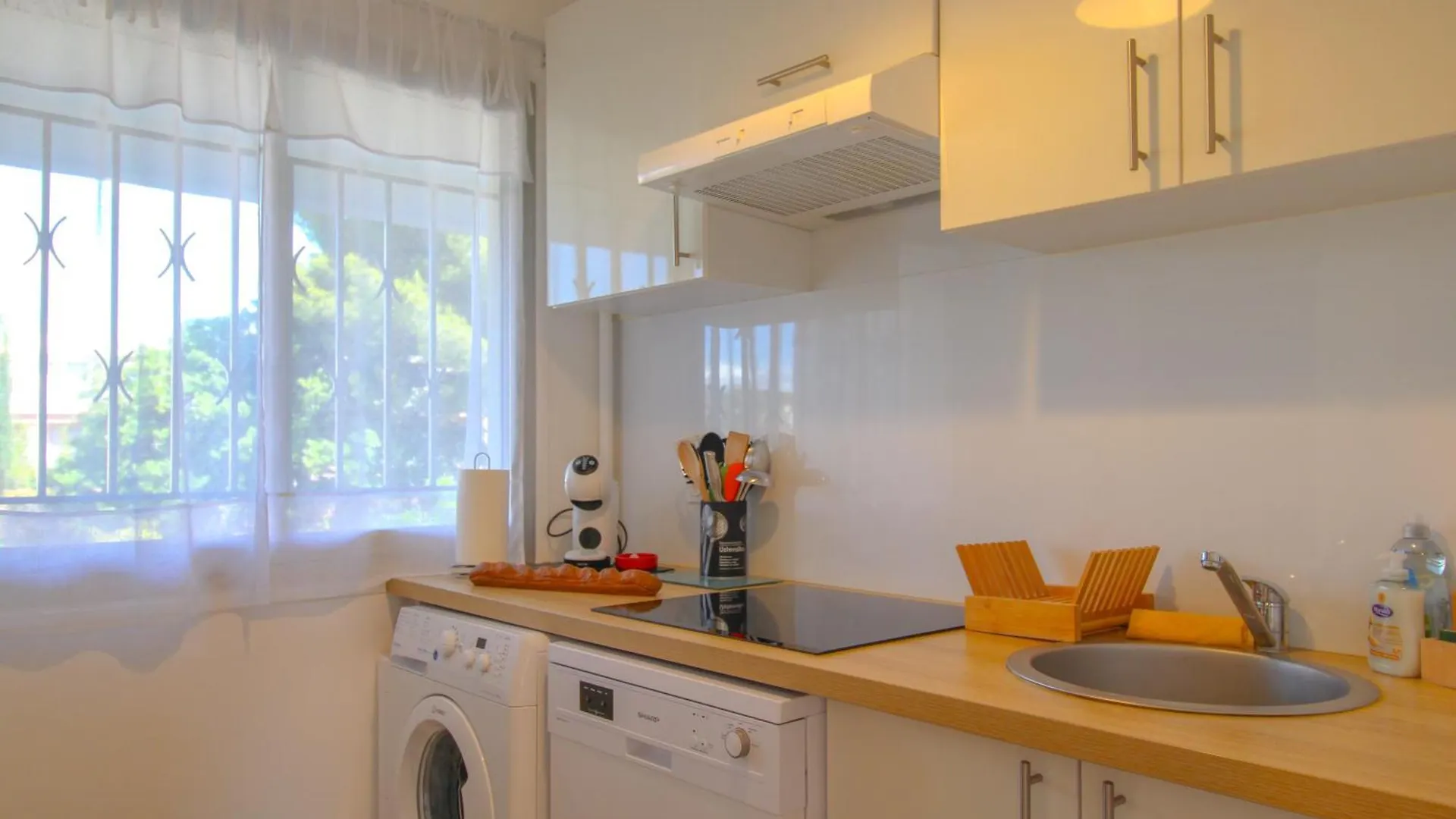 Le Republique By Apirent #Balcon #Climatisation #Parking Apartment Cannes