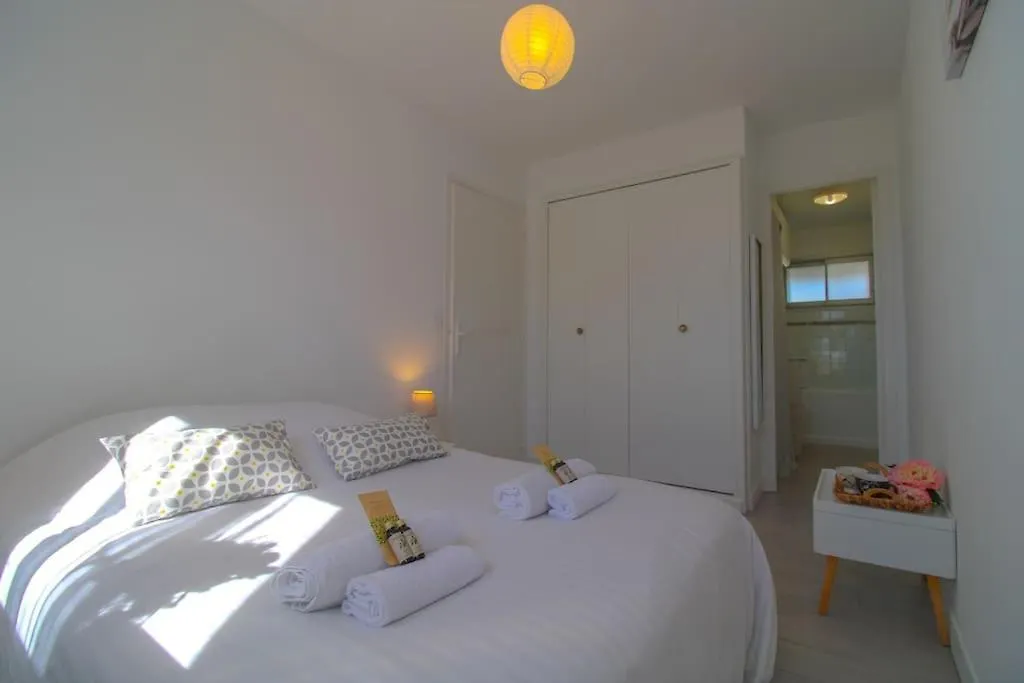 Le Republique By Apirent #Balcon #Climatisation #Parking Apartment Cannes France