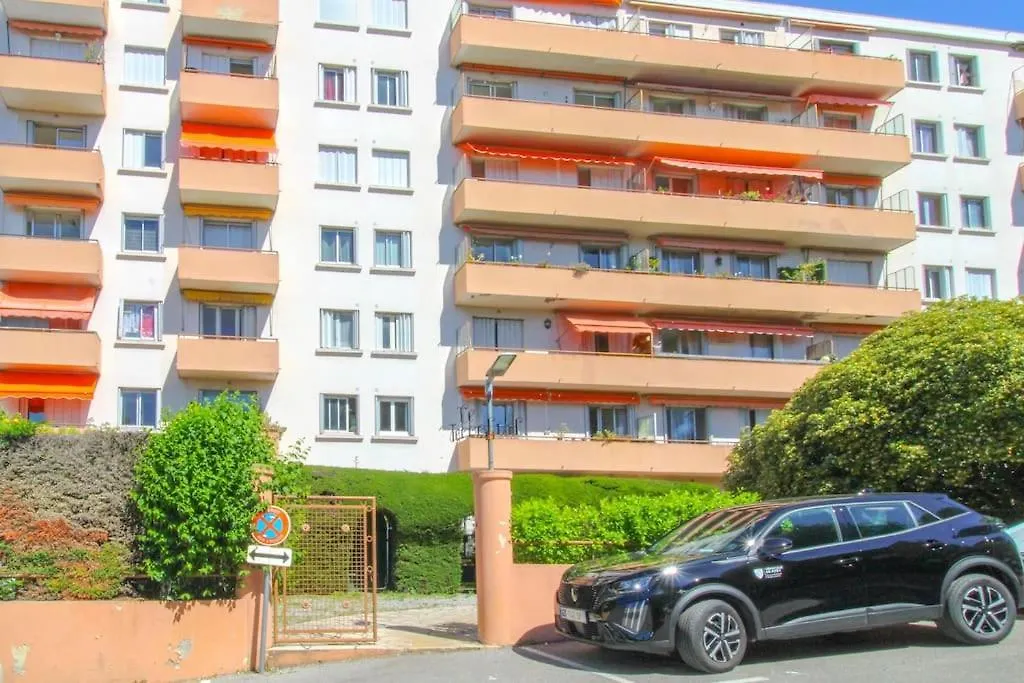 Appartement Le Republique By Apirent #Balcon #Climatisation #Parking à Cannes 0*,  France